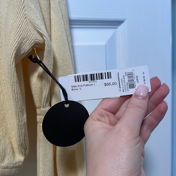 Yellow cropped sweater - Picture 2 of 2